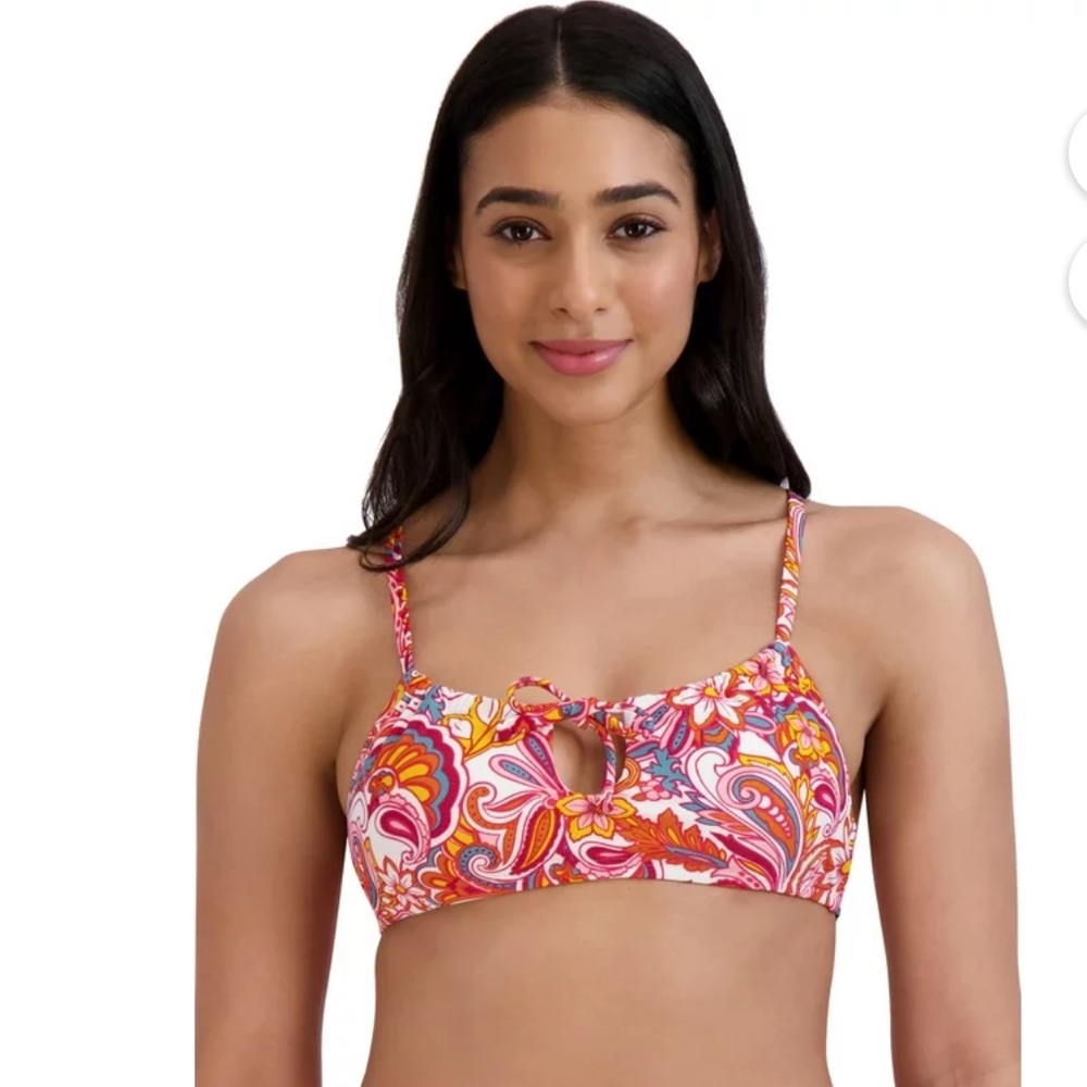 BCBG/Paris, Adjustable Keyhole Bikini Top. Size Medium